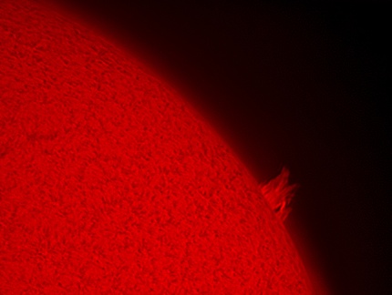Sonnenoberfläche im H-Alpha Licht Detail mit Protuberanz 30.06.2015